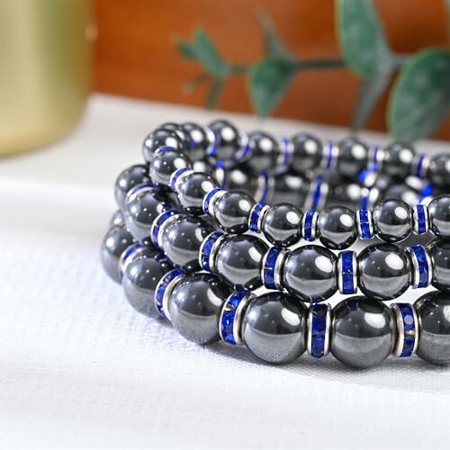 Hematitpärlarmband med blå detaljer