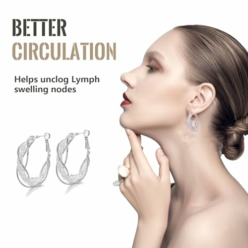 Kvinna med örhängen för bättre cirkulation