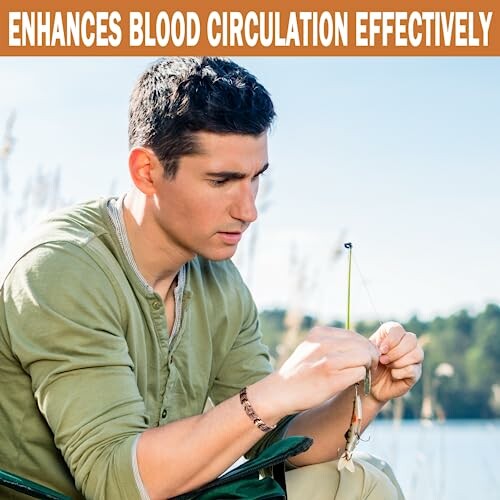 Man fiskar vid sjön